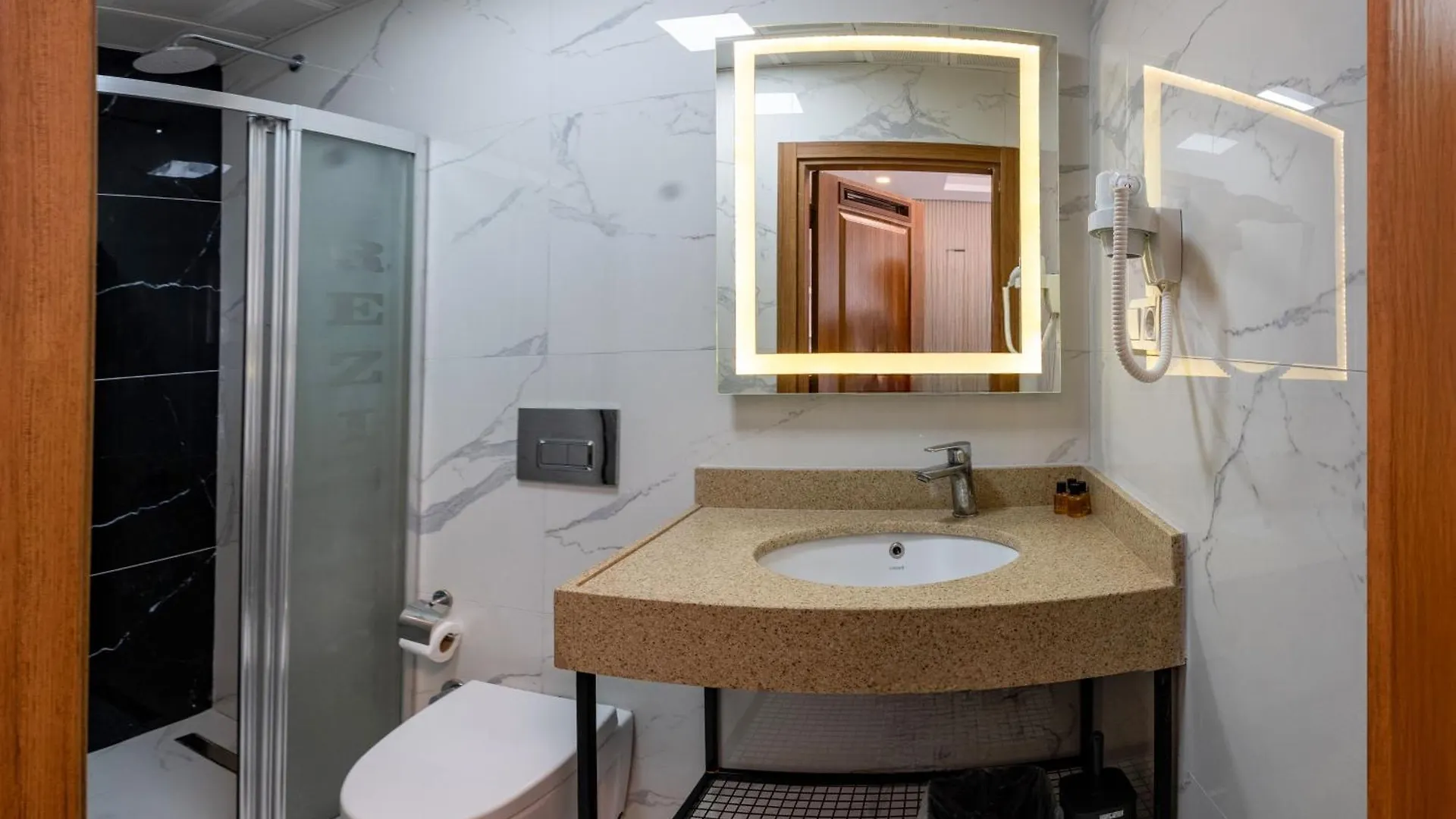 فندق سكن تي-سكوير اسطنبول 2*,  تركيا