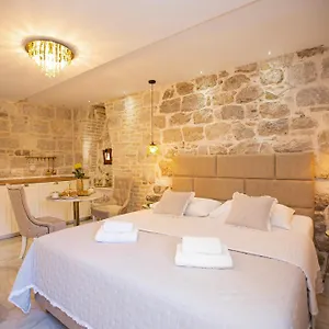 https://guest-house-paradise.splithotels.org