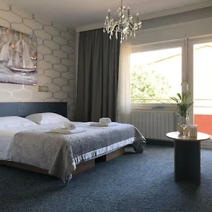 https://rooms-ana.splithotels.org